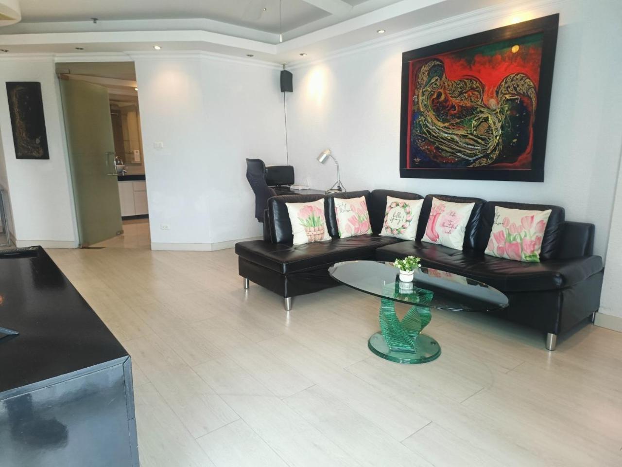 View Talay 6 Pattaya Beach Apartment By Honey Kültér fotó