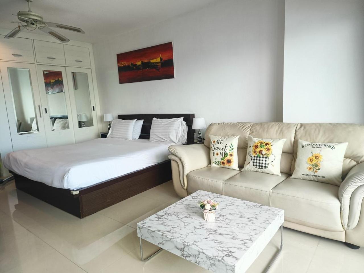 View Talay 6 Pattaya Beach Apartment By Honey Kültér fotó