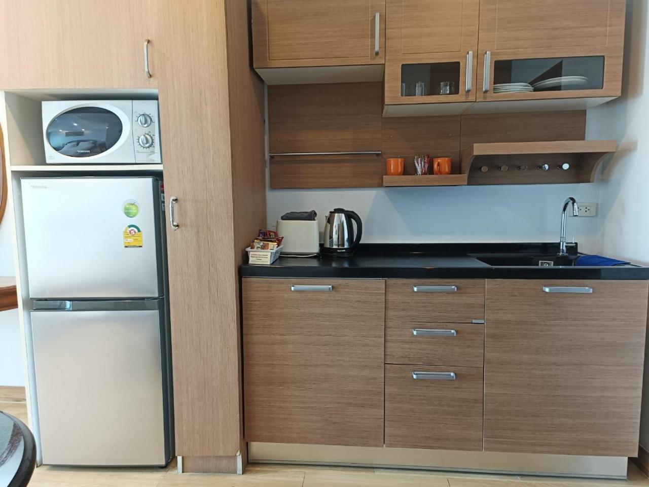 View Talay 6 Pattaya Beach Apartment By Honey Kültér fotó