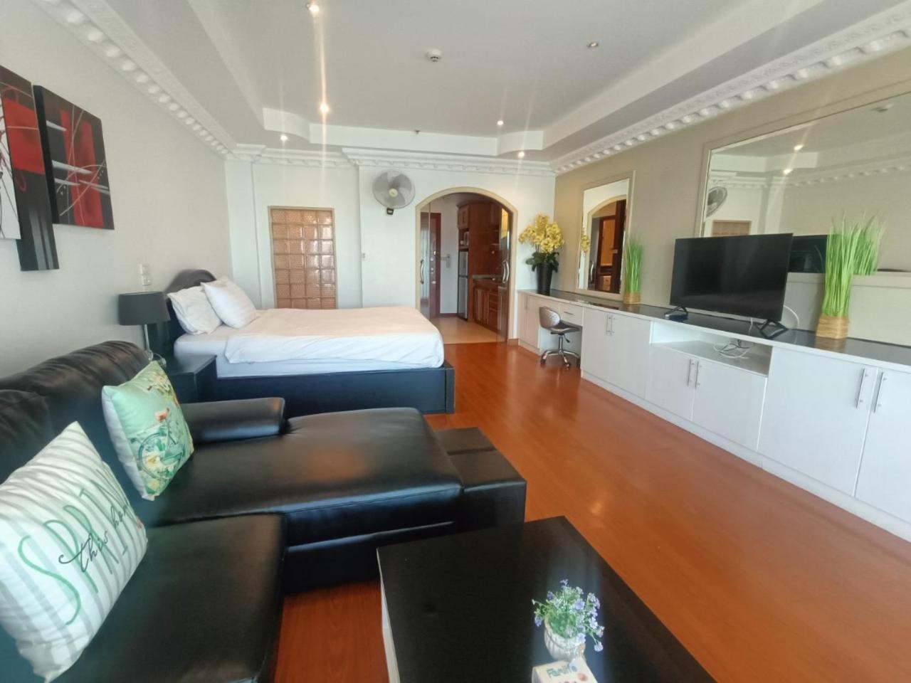 View Talay 6 Pattaya Beach Apartment By Honey Kültér fotó