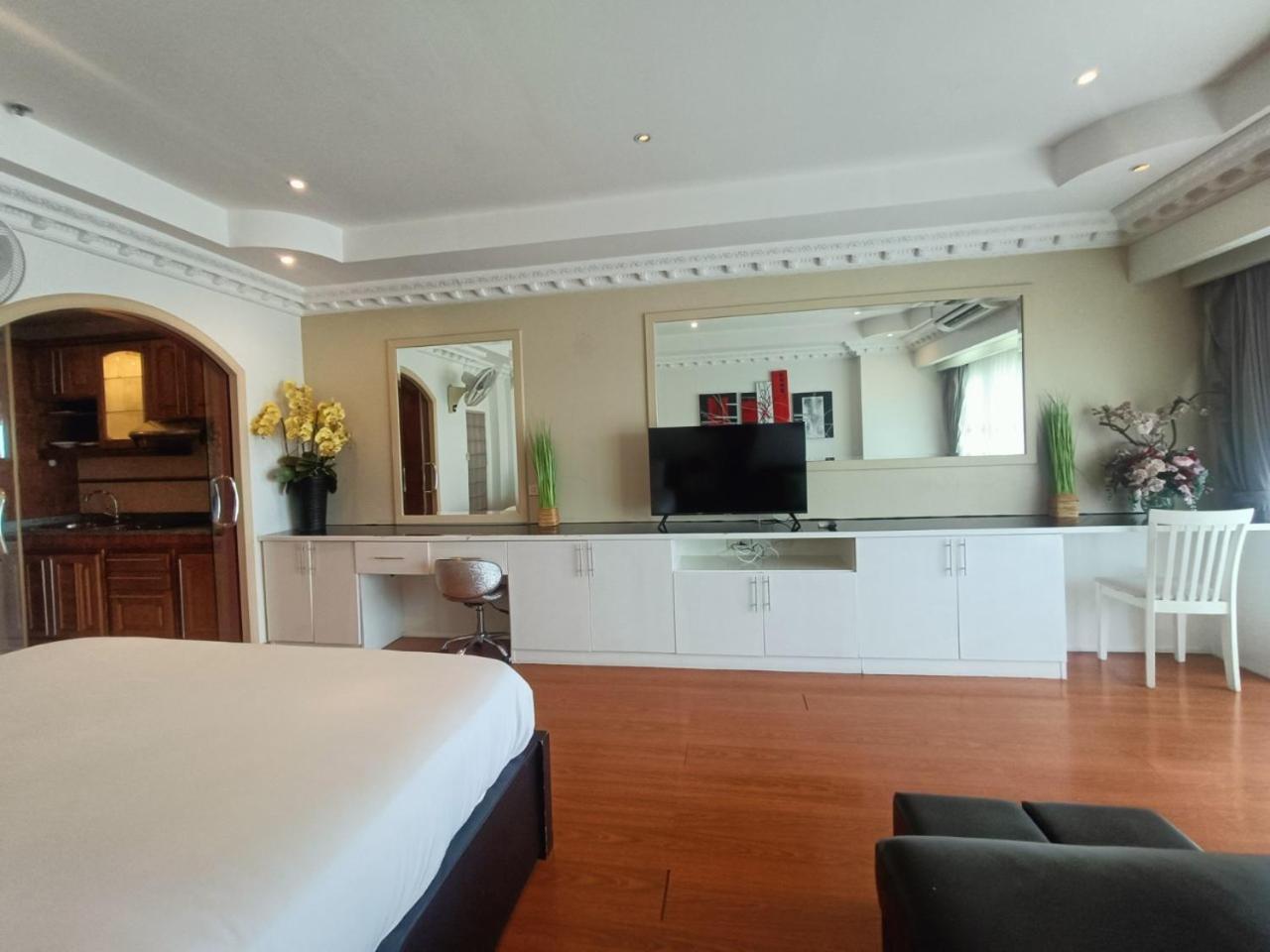 View Talay 6 Pattaya Beach Apartment By Honey Kültér fotó