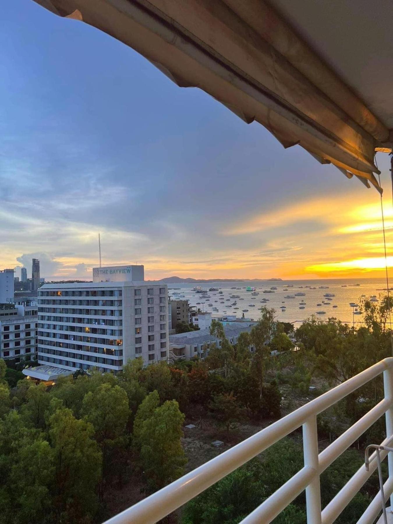 View Talay 6 Pattaya Beach Apartment By Honey Kültér fotó