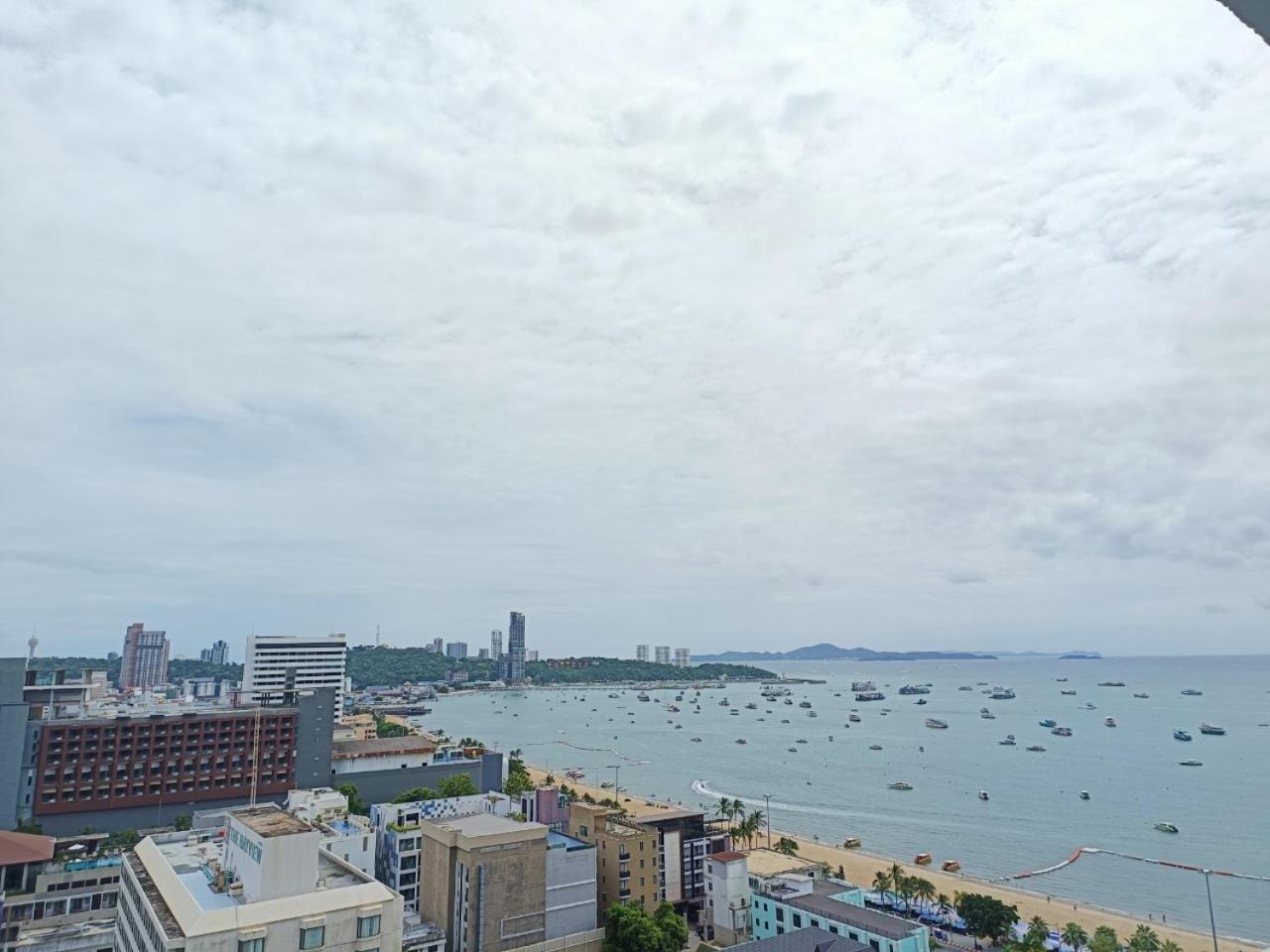 View Talay 6 Pattaya Beach Apartment By Honey Kültér fotó