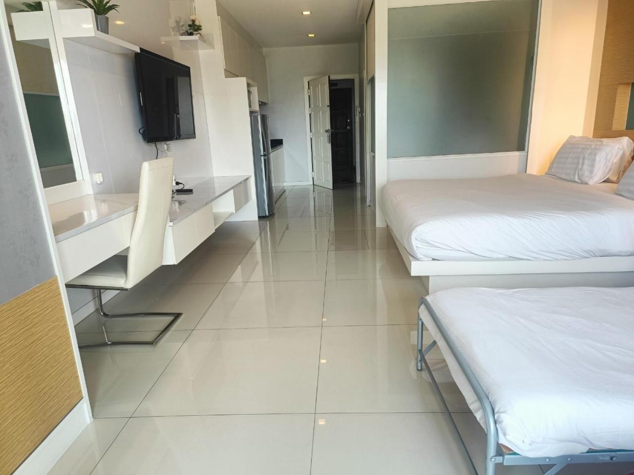 View Talay 6 Pattaya Beach Apartment By Honey Kültér fotó