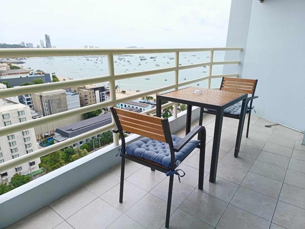 View Talay 6 Pattaya Beach Apartment By Honey Kültér fotó