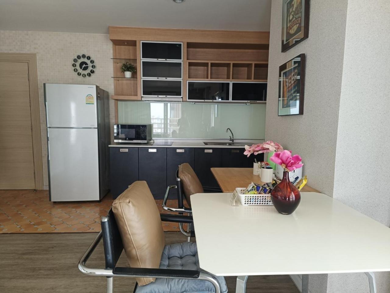 View Talay 6 Pattaya Beach Apartment By Honey Kültér fotó
