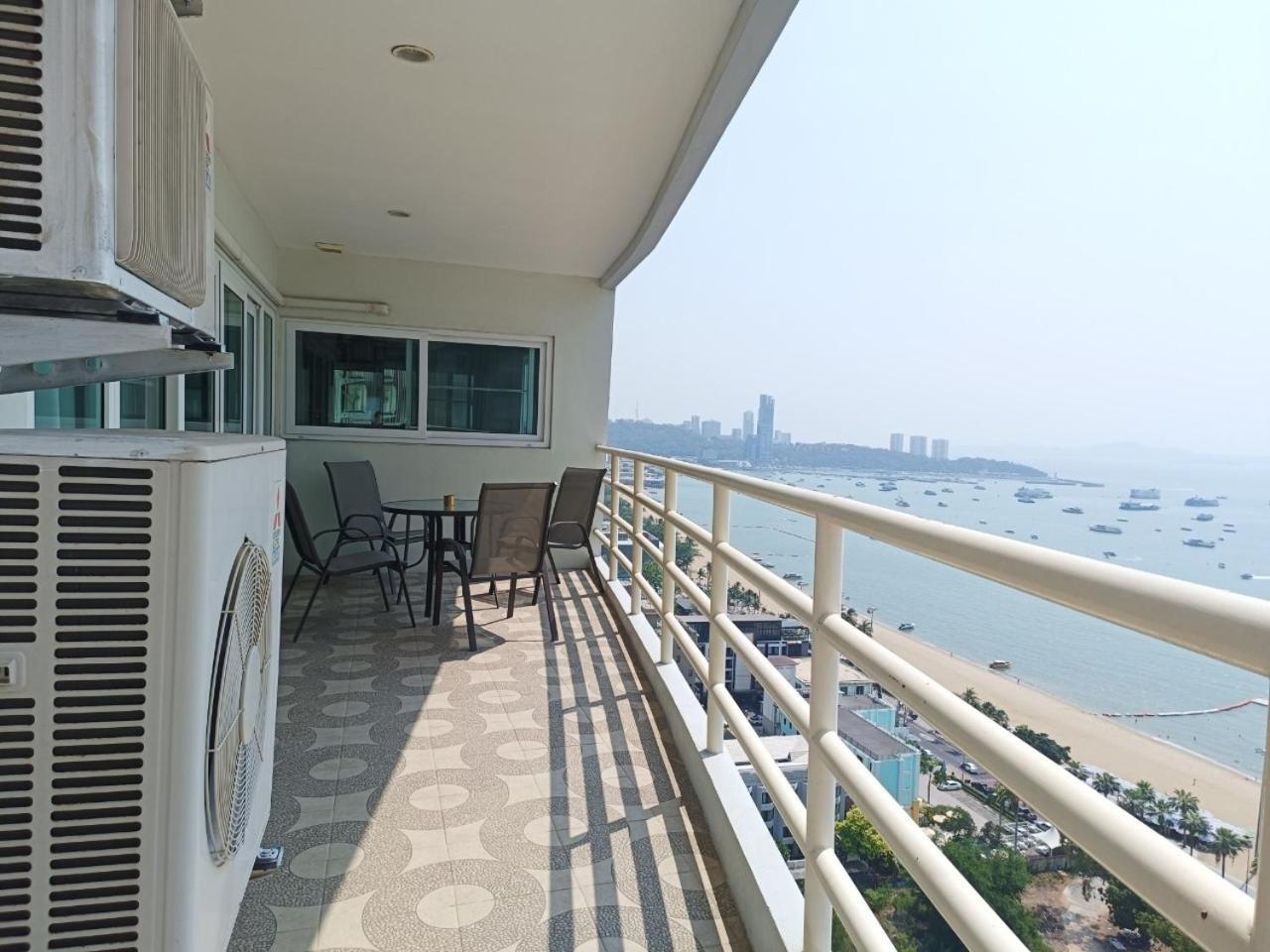 View Talay 6 Pattaya Beach Apartment By Honey Kültér fotó