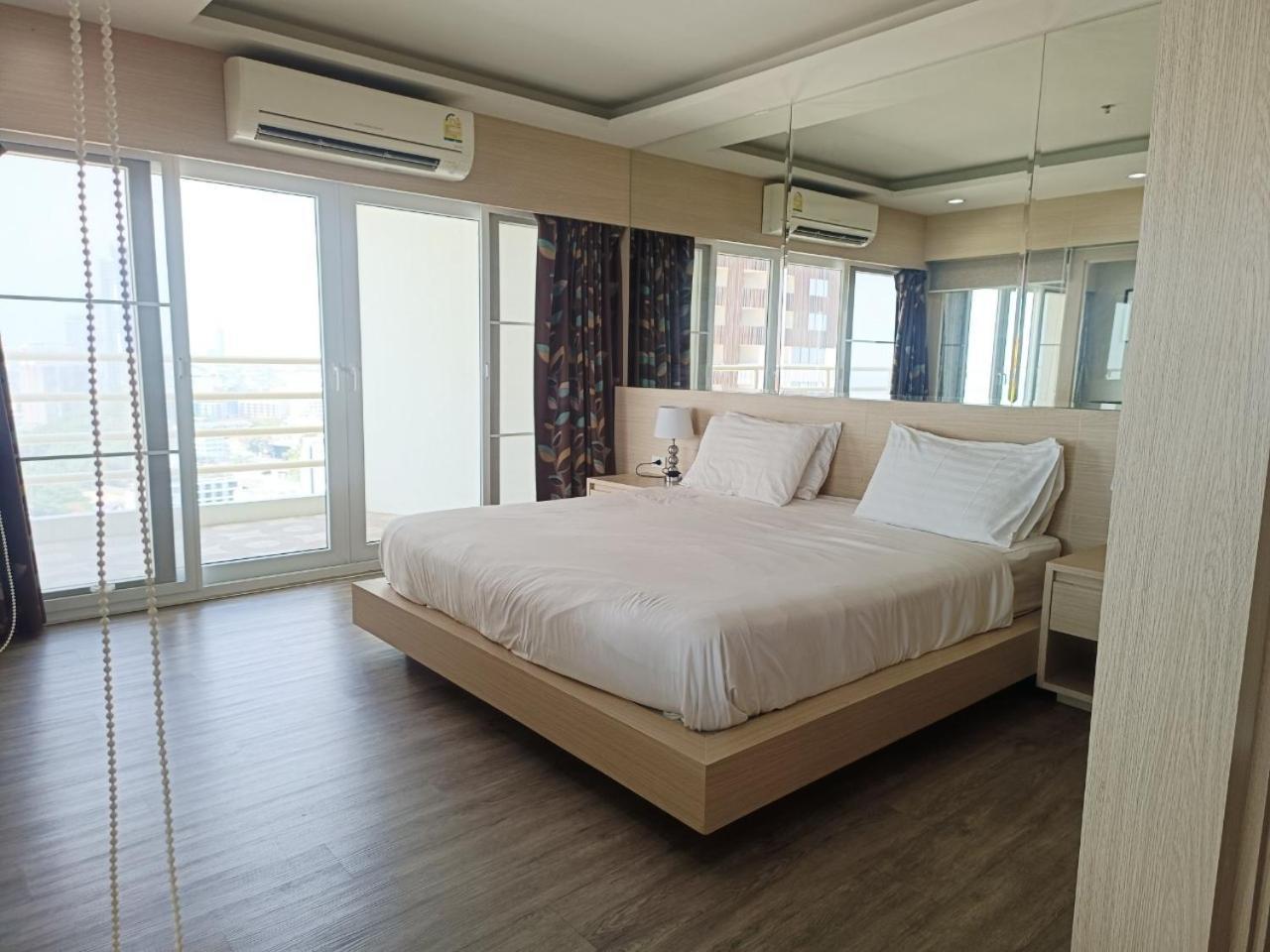 View Talay 6 Pattaya Beach Apartment By Honey Kültér fotó