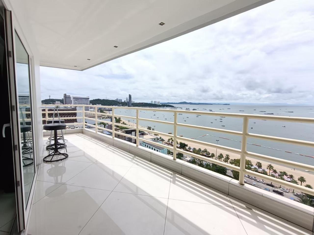 View Talay 6 Pattaya Beach Apartment By Honey Kültér fotó