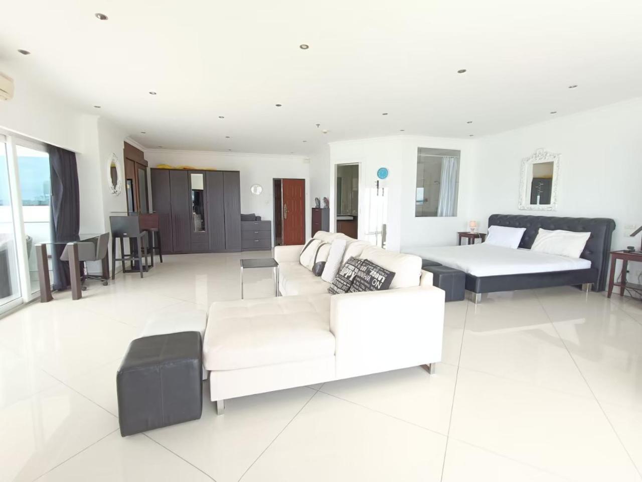 View Talay 6 Pattaya Beach Apartment By Honey Kültér fotó