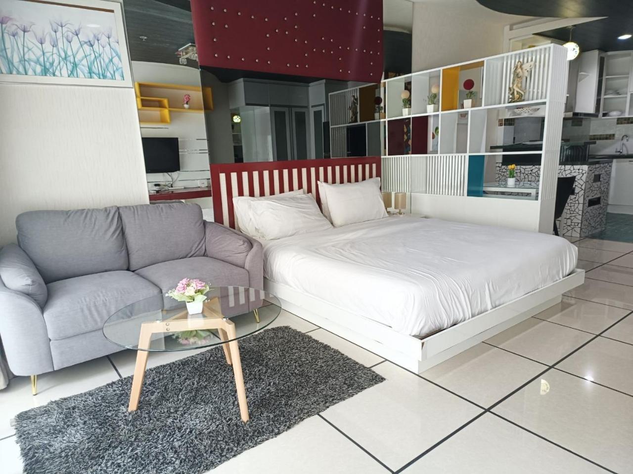 View Talay 6 Pattaya Beach Apartment By Honey Kültér fotó